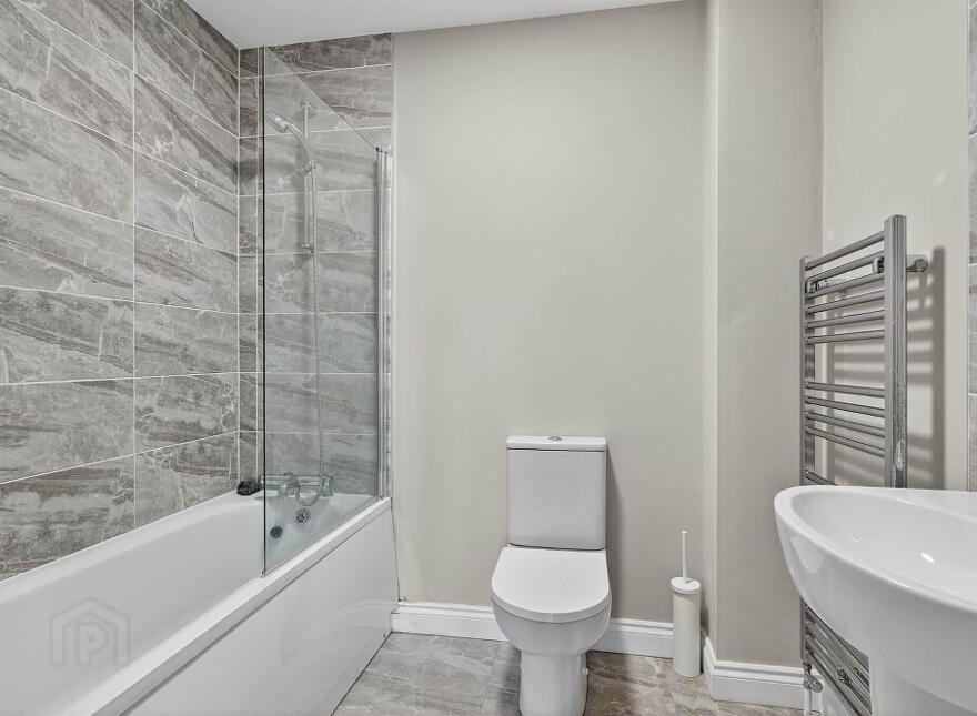 Apt 6, 18 Highgrove Meadows, Belfast, BT13 3FX