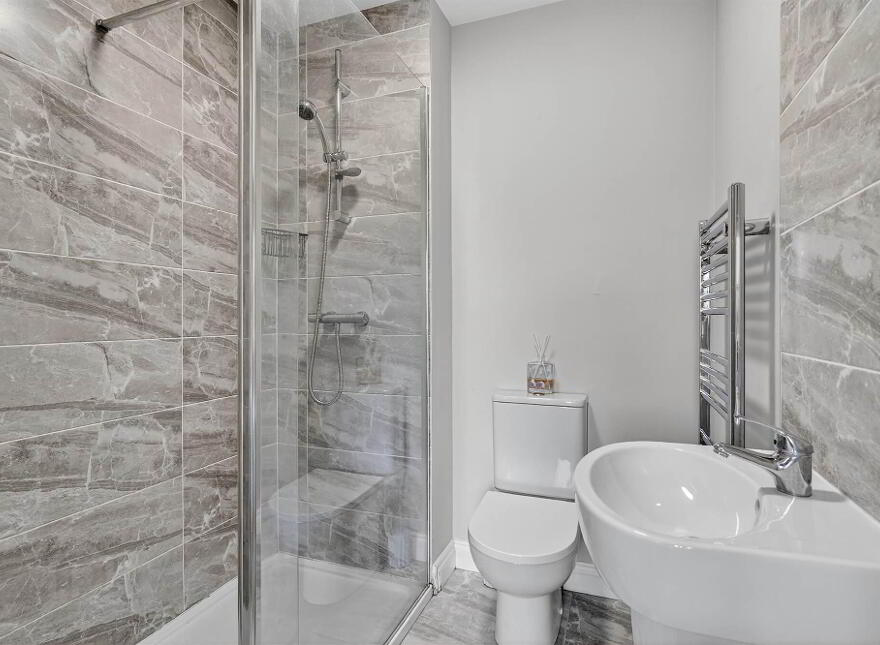 Apt 6, 18 Highgrove Meadows, Belfast, BT13 3FX