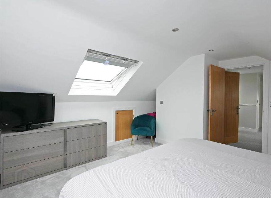 29 Mill Road West, Carryduff, Belfast, BT8 8HH