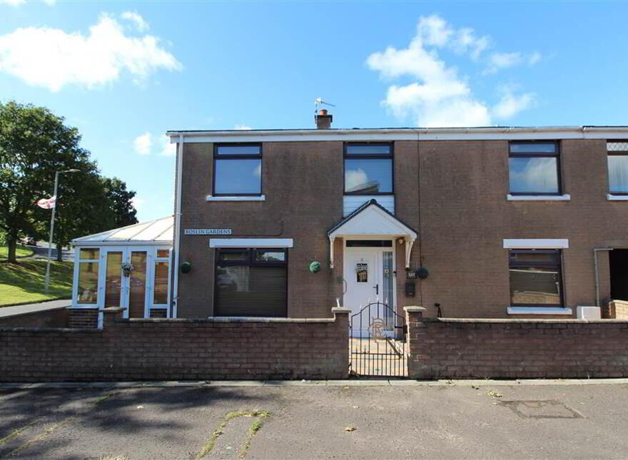 2 Roslin Gardens, Belfast, BT5 7FZ photo