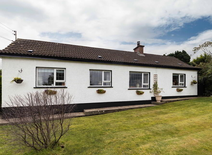 Lus Mor Cottage, 30 The New Road, Royal Hillsborough, BT26 6ND photo