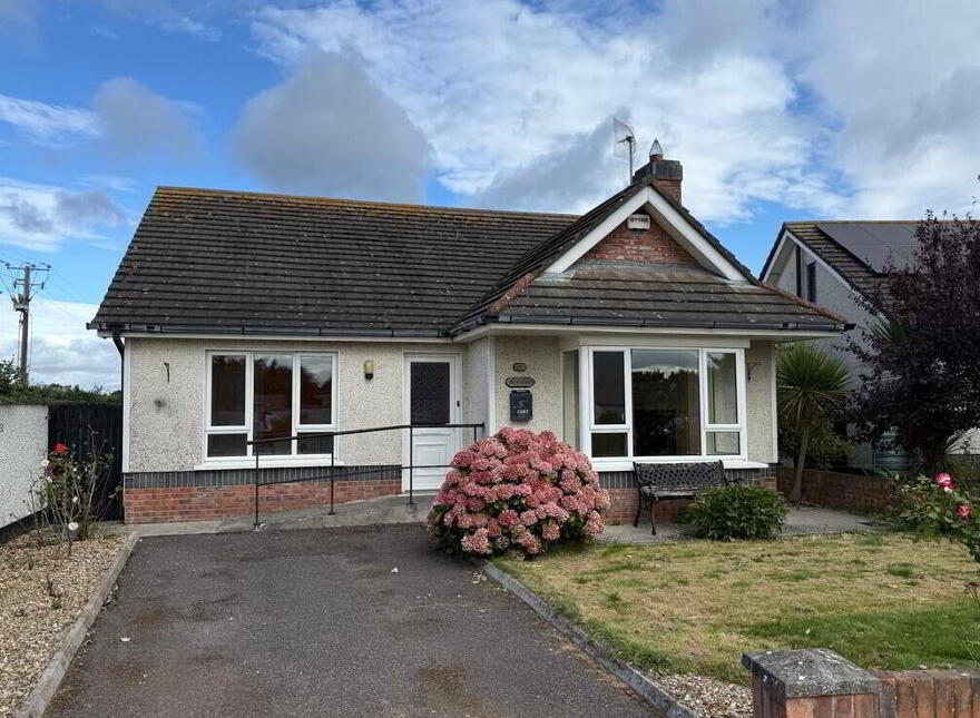 Kinvara, 9 Foxbury, Golf Links Road, Bettystown, A92W8P4 photo