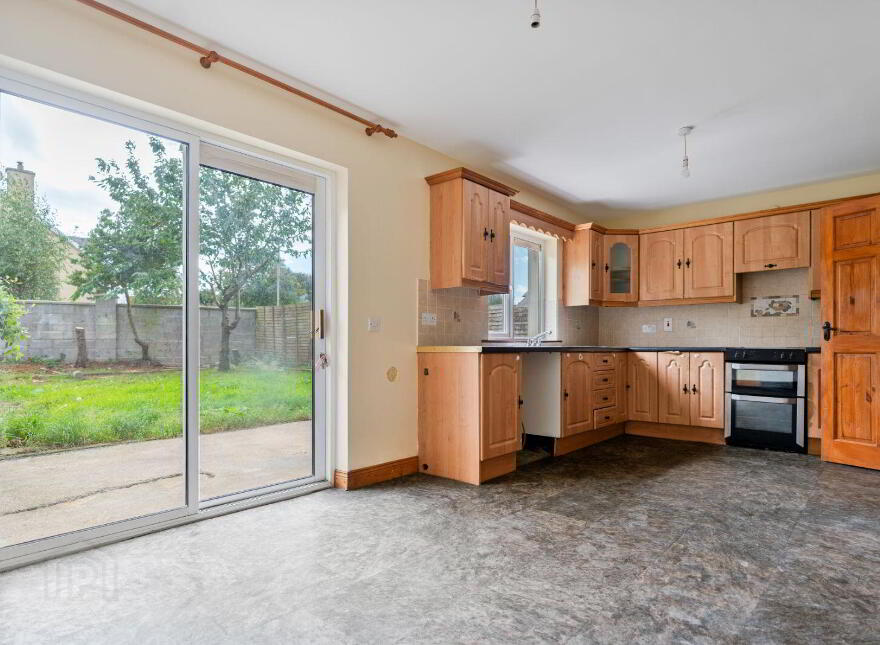 8 Ivy Close, New Line, Charleville