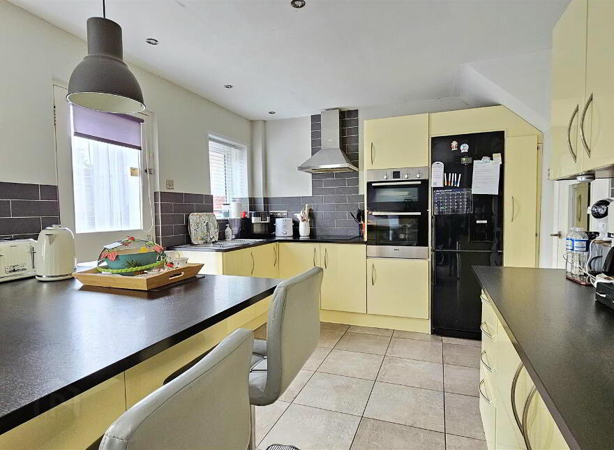 30 Thorndale Square, Carrickfergus, BT38