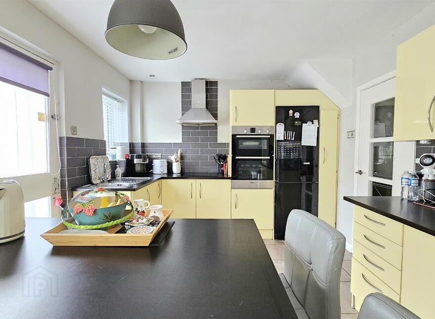30 Thorndale Square, Carrickfergus, BT38