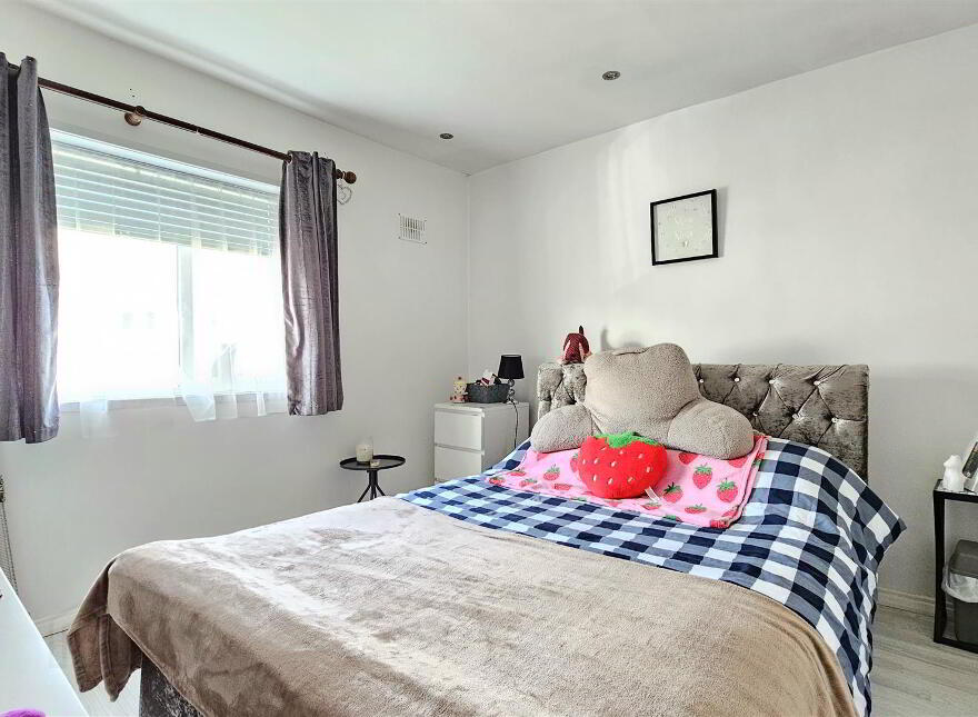 30 Thorndale Square, Carrickfergus, BT38
