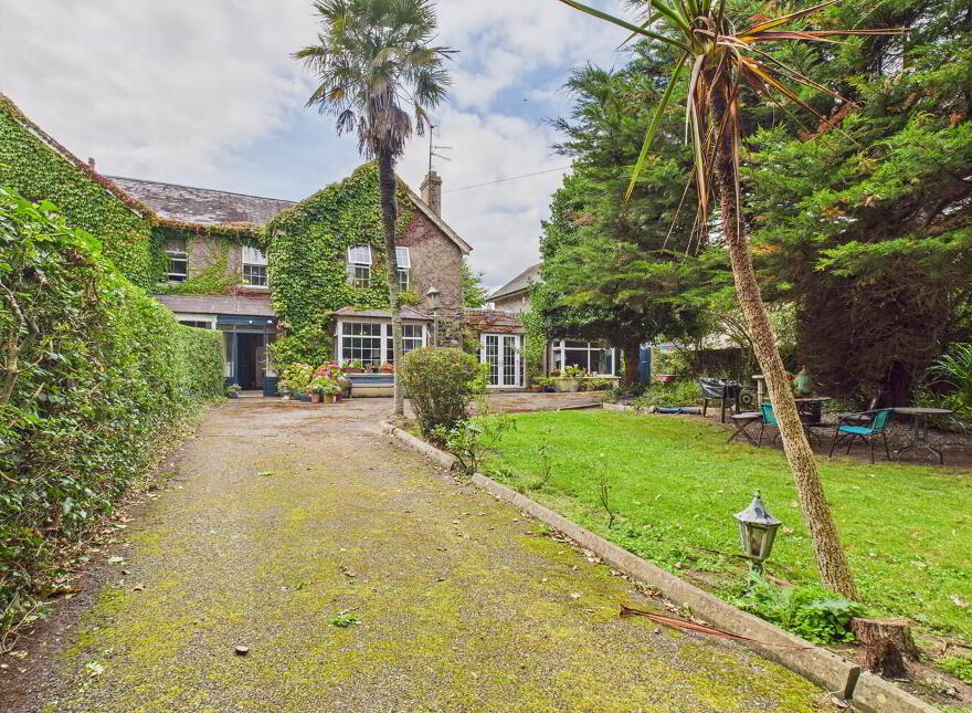 1 Midvale, Cove Road, Tramore, X91P5R7