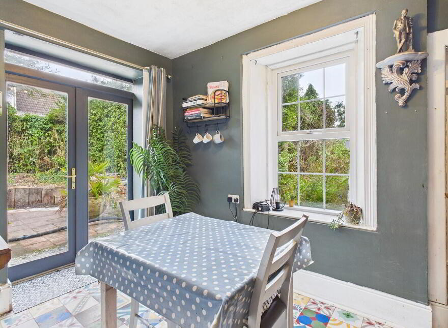 1 Midvale, Cove Road, Tramore, X91P5R7