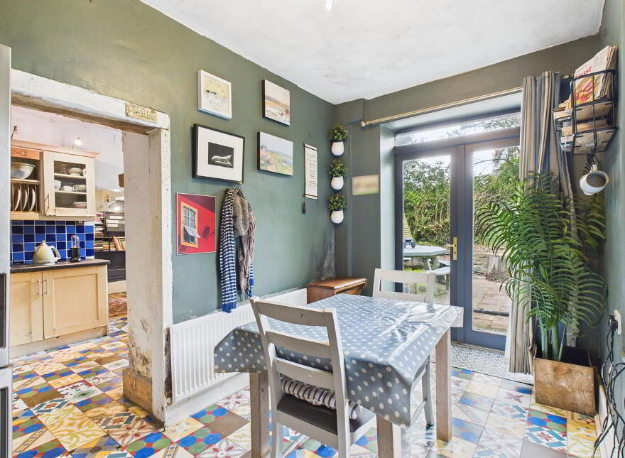 1 Midvale, Cove Road, Tramore, X91P5R7