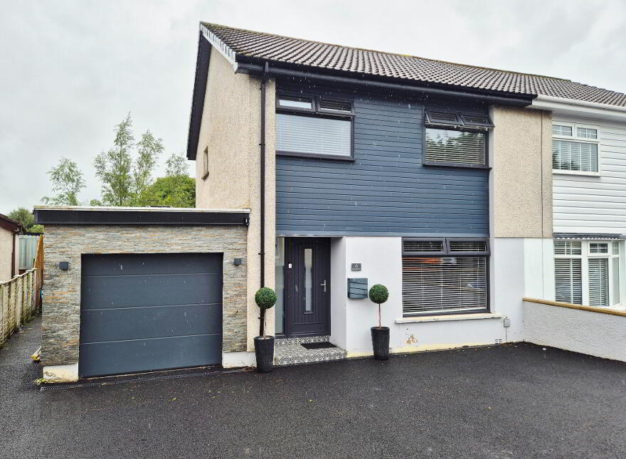 6 Cambridge Park, Coleraine, BT52 2QT photo