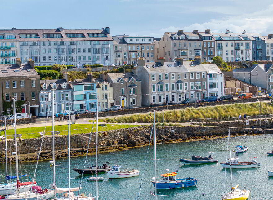 32 Kerr Street, Portrush, BT56 8DG