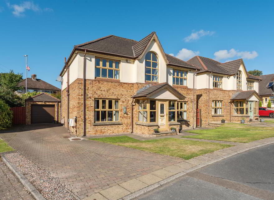 19 Woodrow Gardens, Saintfield, BT24 7WG