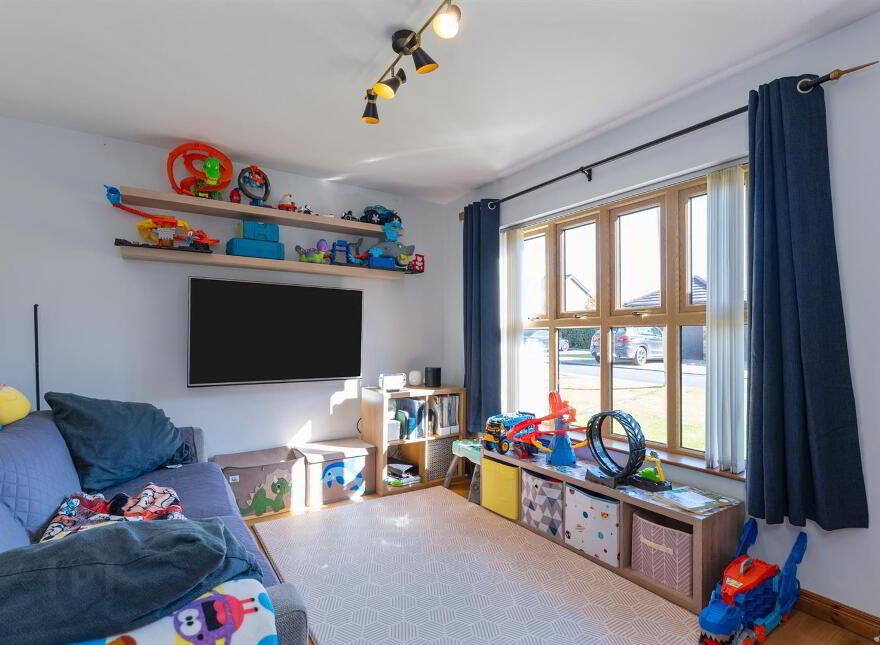 19 Woodrow Gardens, Saintfield, BT24 7WG