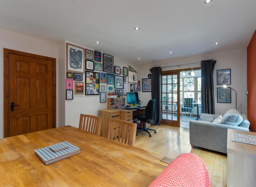 19 Woodrow Gardens, Saintfield, BT24 7WG