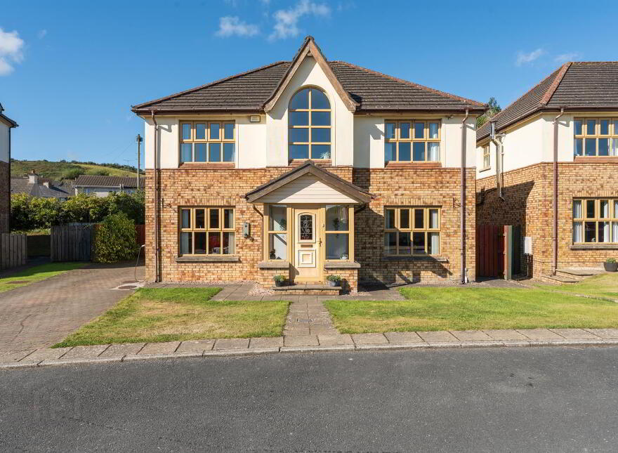 19 Woodrow Gardens, Saintfield, BT24 7WG