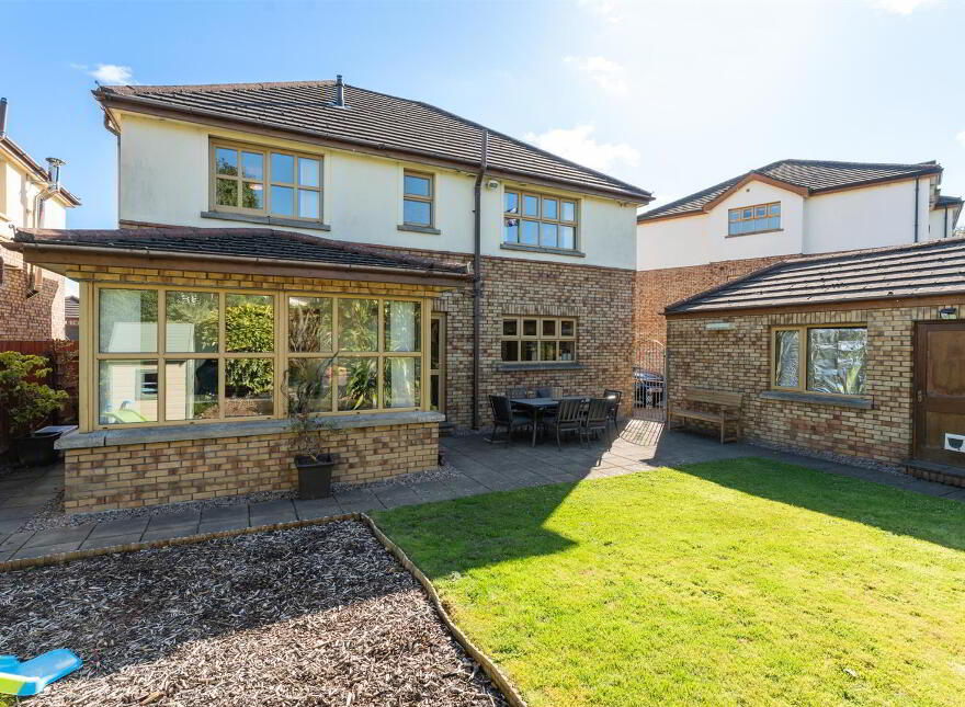 19 Woodrow Gardens, Saintfield, BT24 7WG