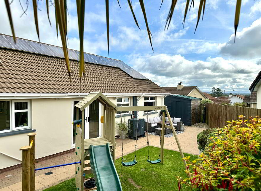60 Broomhill Park, Coleraine, BT51 3AN