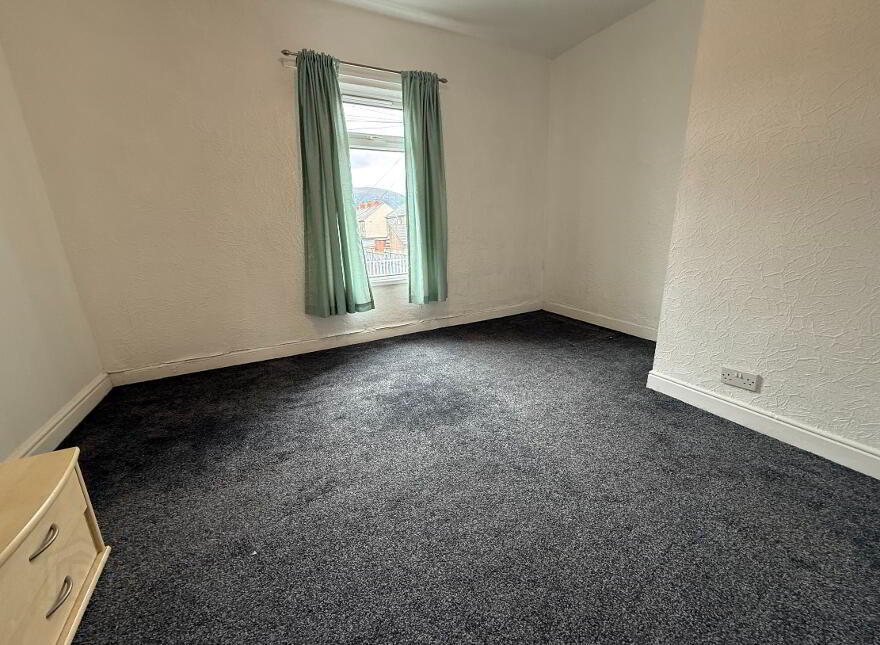 92 Benburb Street, Belfast, BT12 6JJ