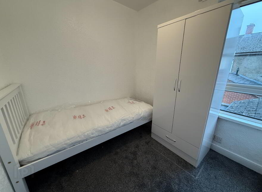 92 Benburb Street, Belfast, BT12 6JJ