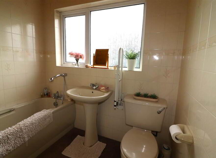 35 Plantation Avenue, Saintfield Road, Lisburn, BT27 5BL