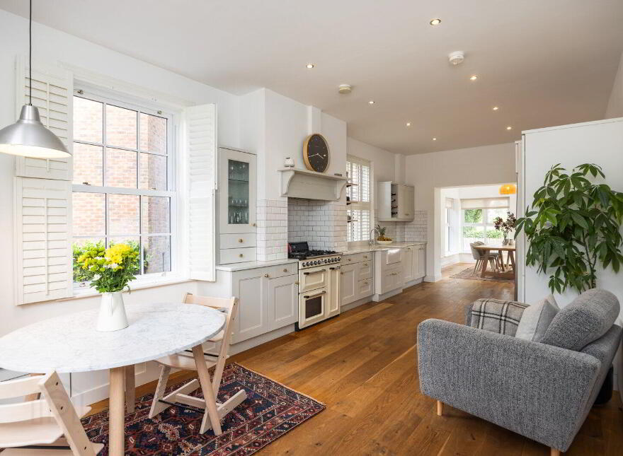 22 Kilwarlin Avenue, Hillsborough, BT26 6LQ