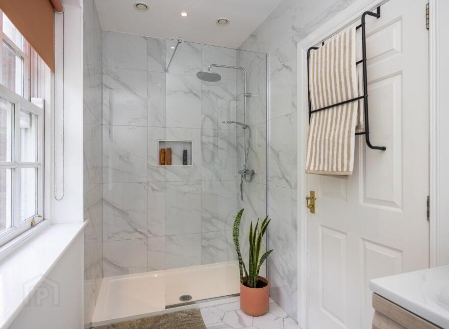 22 Kilwarlin Avenue, Hillsborough, BT26 6LQ