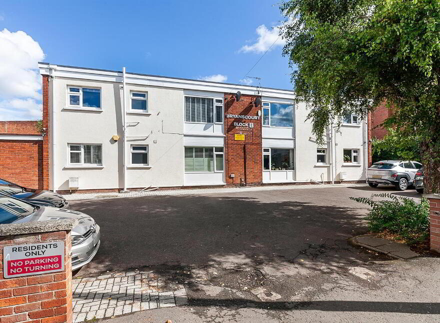 B5 Bryanscourt, Osborne Park, Belfast, BT9 6JS photo