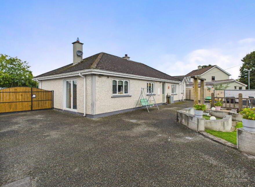 Kilcoursey, Clara, R35F381