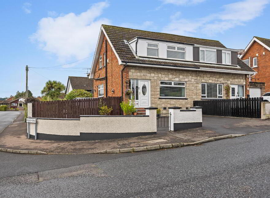 5 Milebush Crescent, Carrickfergus, BT38 7QW photo