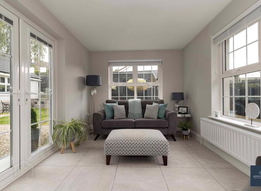 10 Laurelvale Grove, Donaghcloney, BT66 7GF