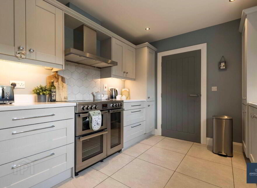 10 Laurelvale Grove, Donaghcloney, BT66 7GF
