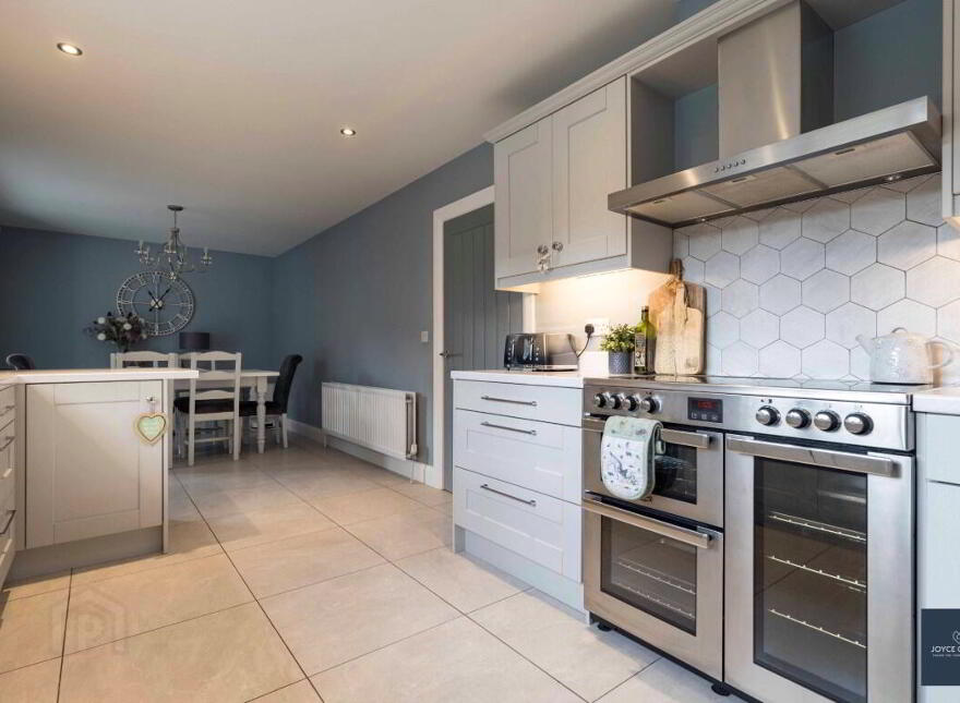 10 Laurelvale Grove, Donaghcloney, BT66 7GF