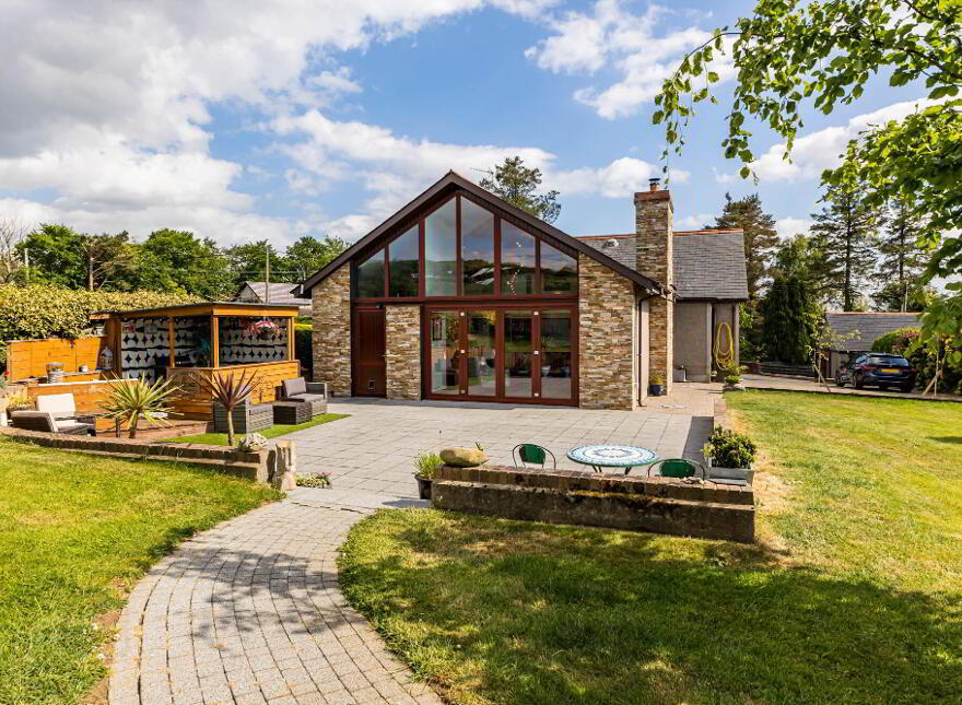 68 Beanstown Road, Lisburn, BT28 3UR