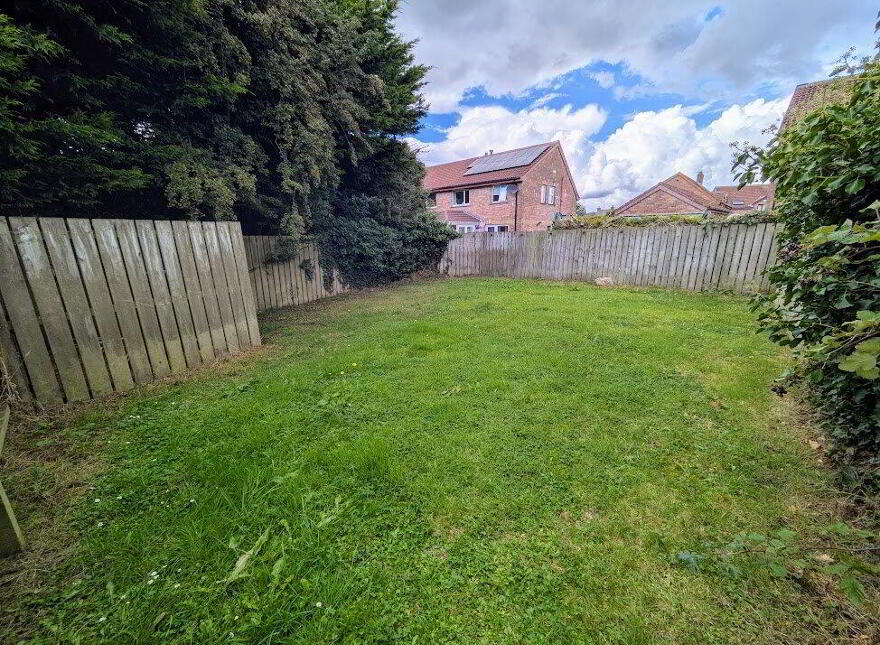 24d Cairndore Walk, Newtownards, BT23 8PE