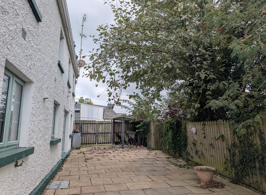 Main Street & Castle Lane, Killeshandra, H12E3X6