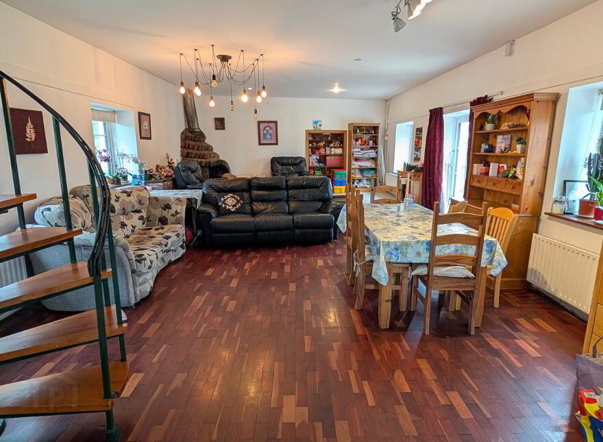 Main Street & Castle Lane, Killeshandra, H12E3X6