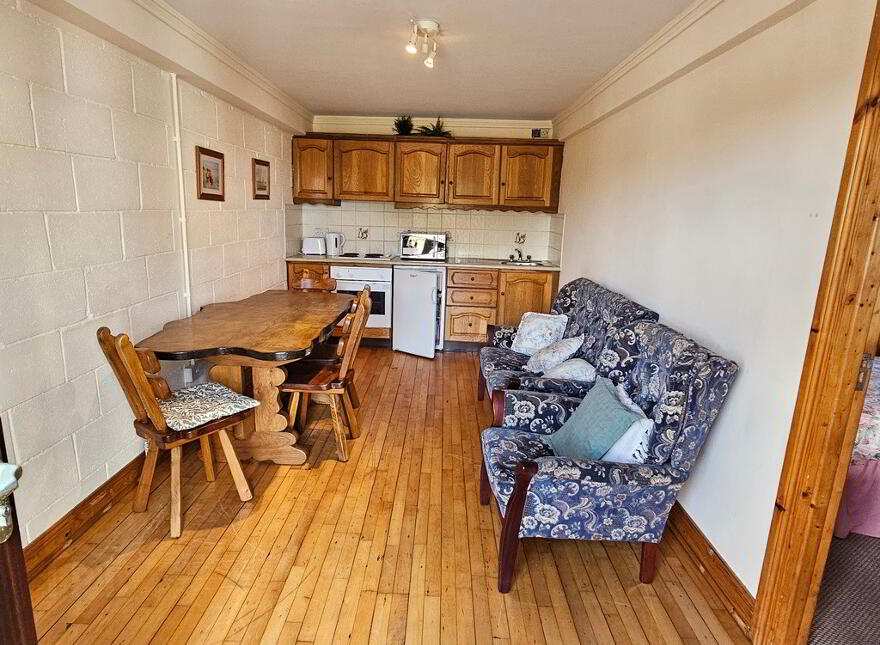 Main Street & Castle Lane, Killeshandra, H12E3X6