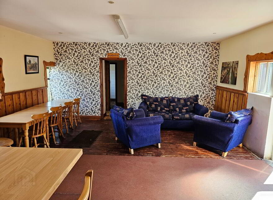 Main Street & Castle Lane, Killeshandra, H12E3X6