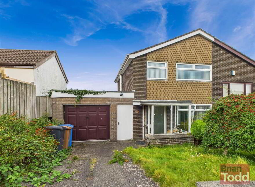 Ailsa Gardens, Larne, BT40 2JY photo