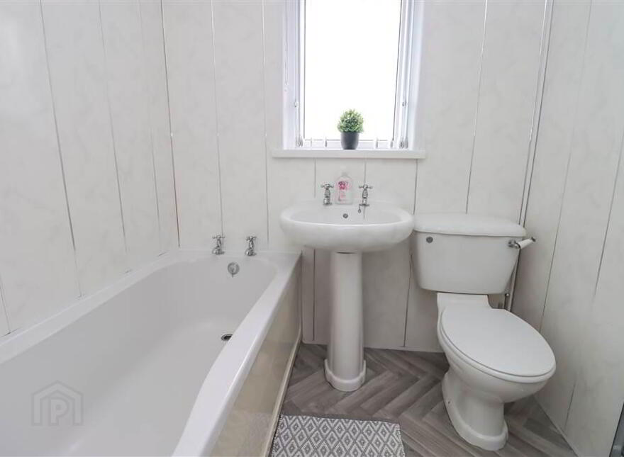 28 Ballybeen Park, Dundonald, Belfast, BT16 2QB