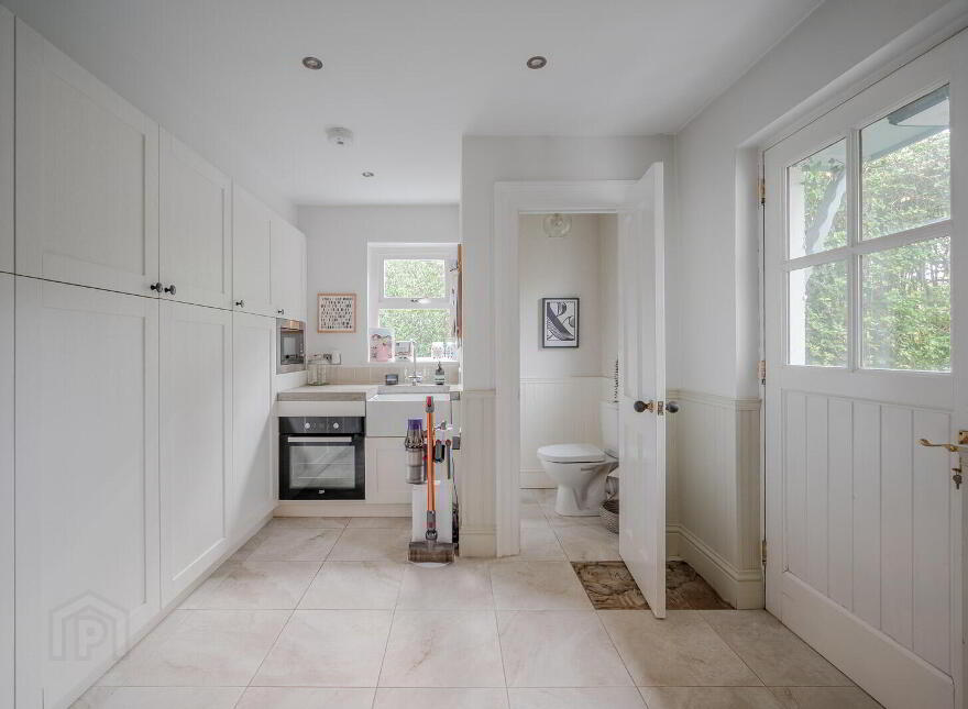 32 Ballygrainey Road, Holywood, BT18 0HE