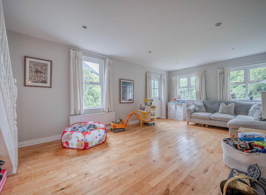 32 Ballygrainey Road, Holywood, BT18 0HE