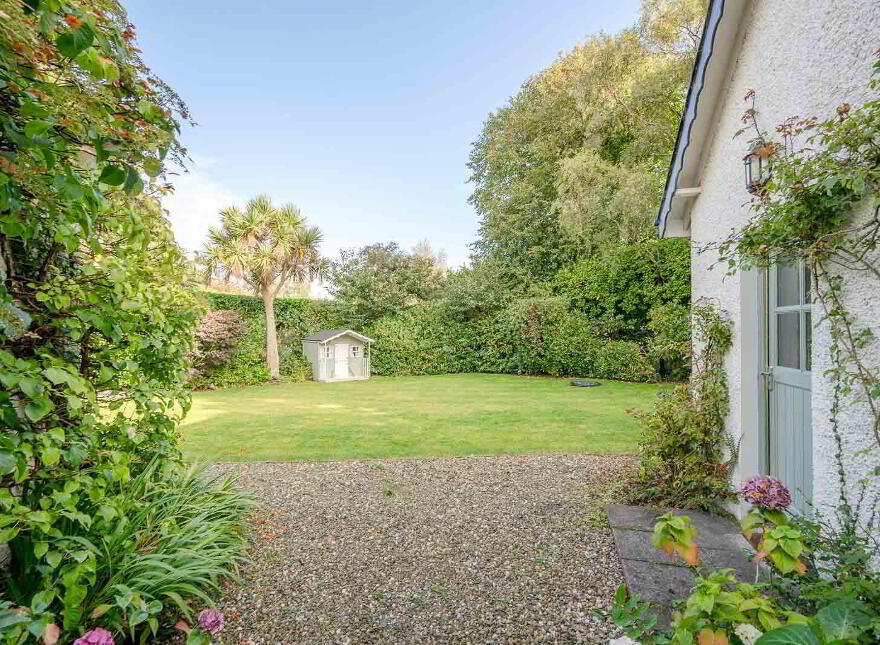 32 Ballygrainey Road, Holywood, BT18 0HE