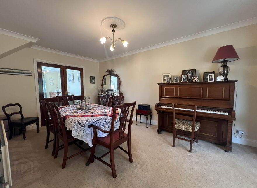 Robingale, Abbey Meadows, Clonmel, E91W867