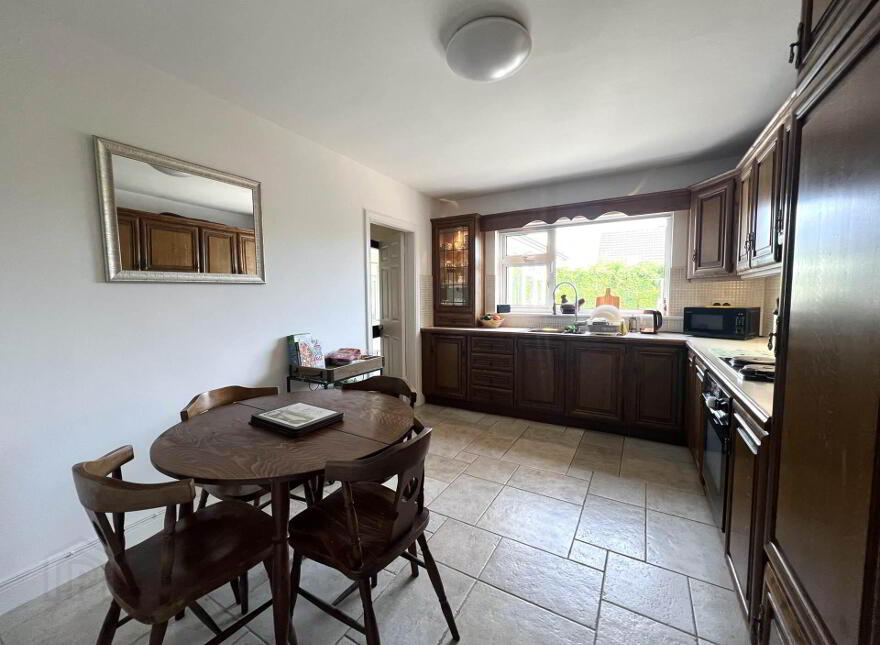 Robingale, Abbey Meadows, Clonmel, E91W867