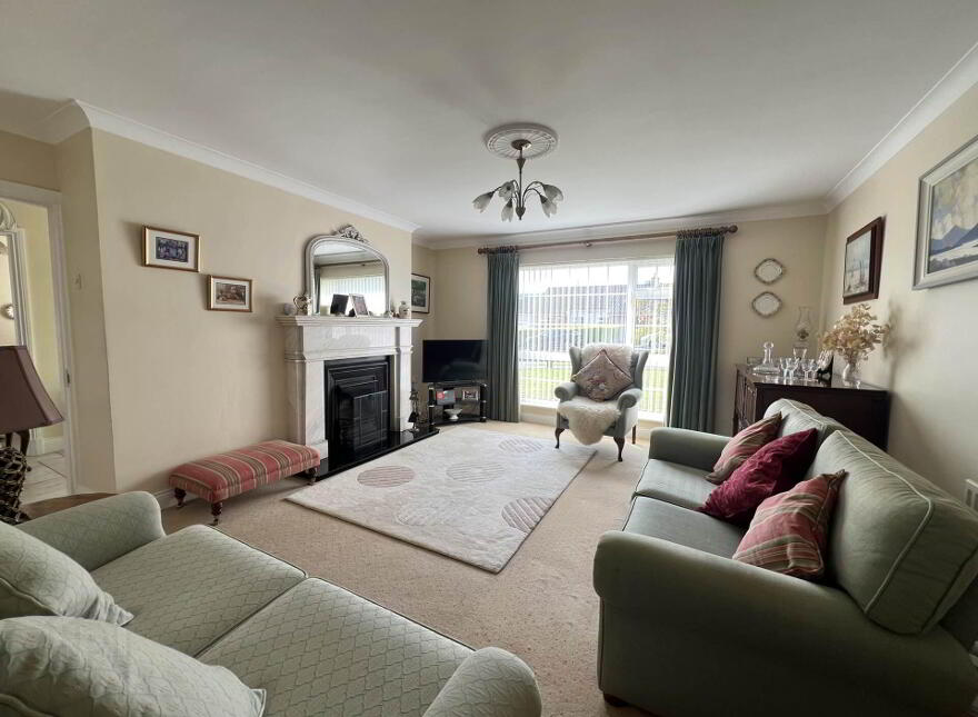 Robingale, Abbey Meadows, Clonmel, E91W867