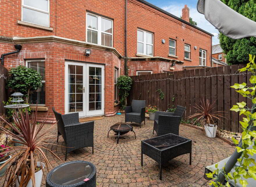 3 Wellington Park Mews, 52 Wellington Park, Belfast, BT9 6DA