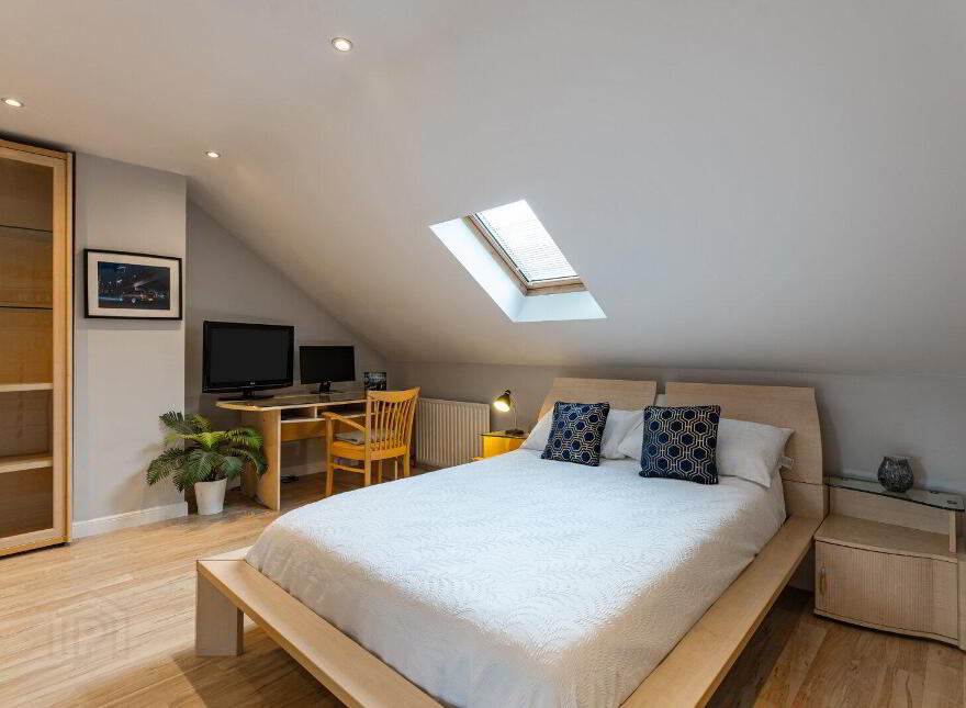 3 Wellington Park Mews, 52 Wellington Park, Belfast, BT9 6DA