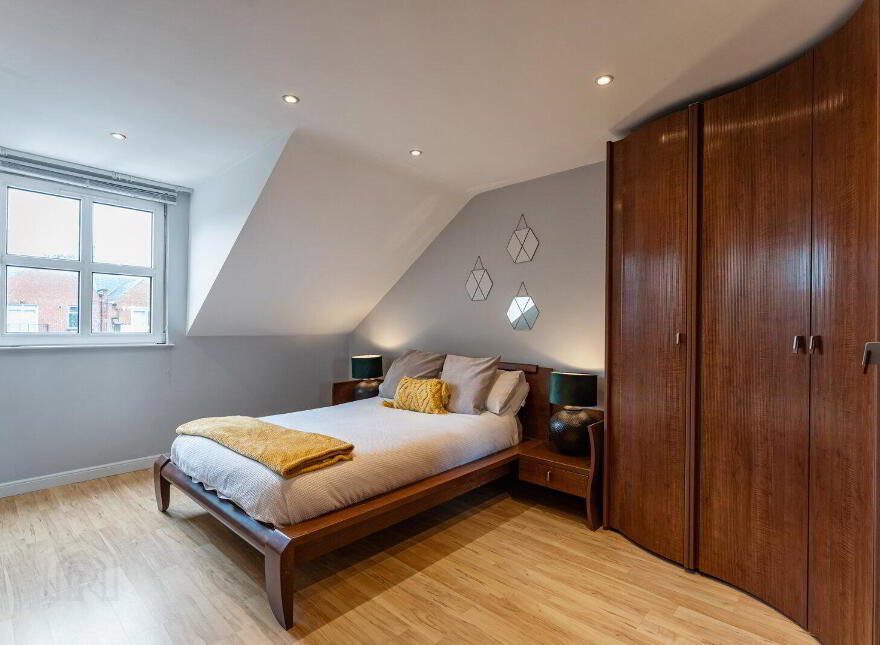 3 Wellington Park Mews, 52 Wellington Park, Belfast, BT9 6DA