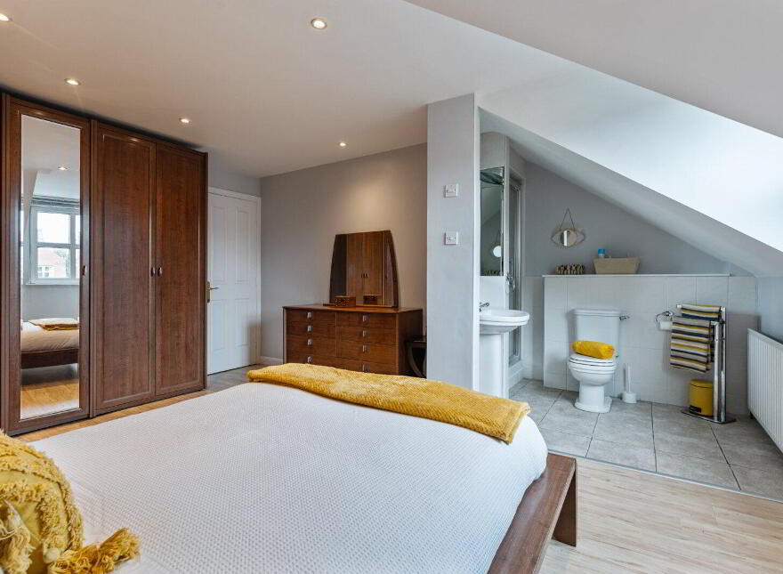 3 Wellington Park Mews, 52 Wellington Park, Belfast, BT9 6DA